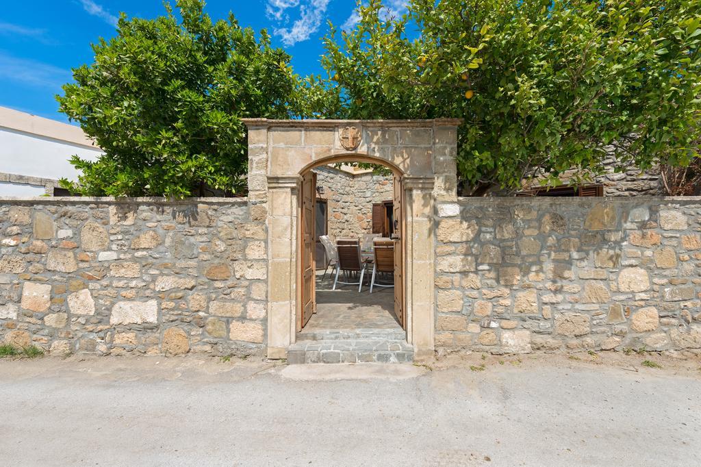 Villa Claudia In ラルドス エクステリア 写真